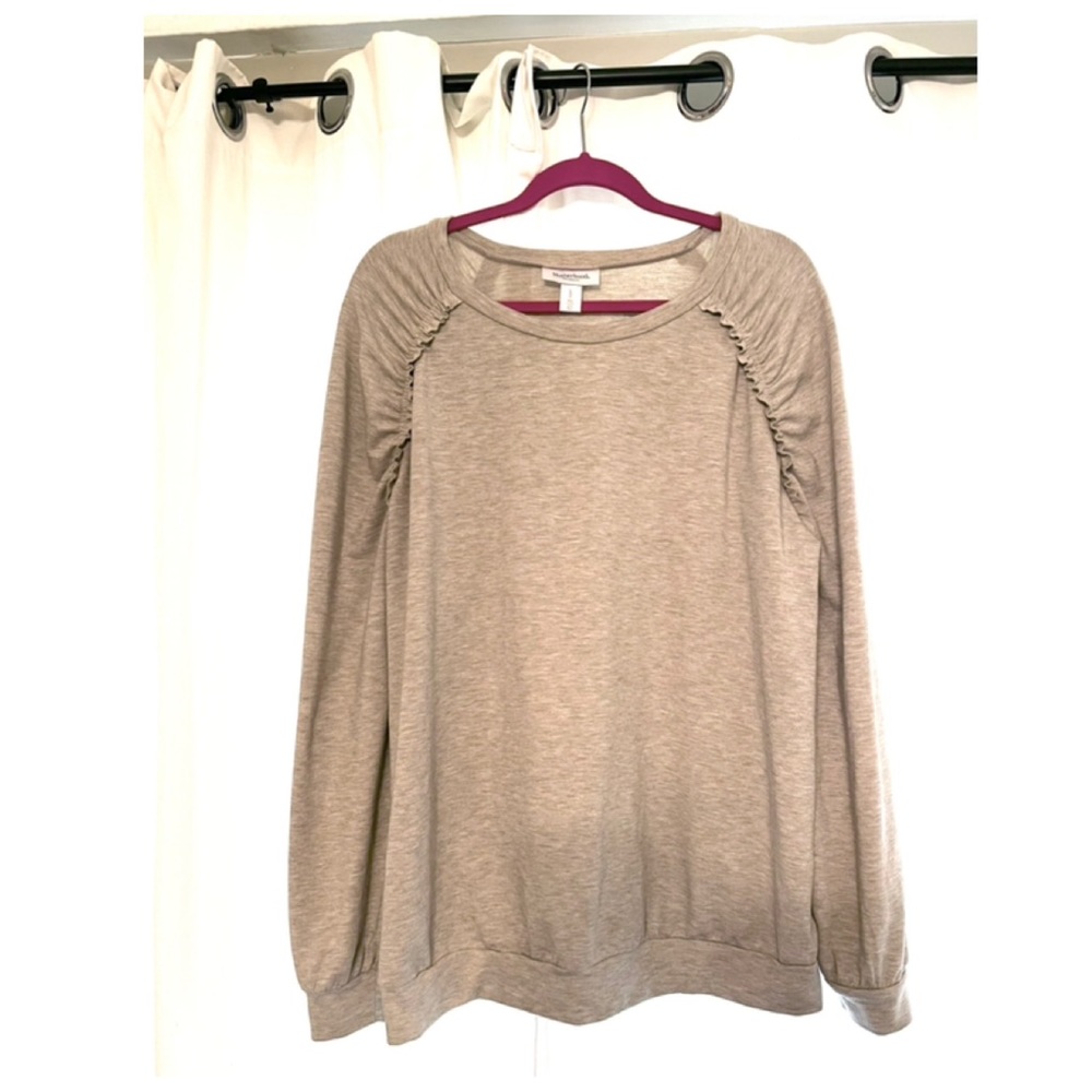 Motherhood Maternity lightweight sweater, size L.